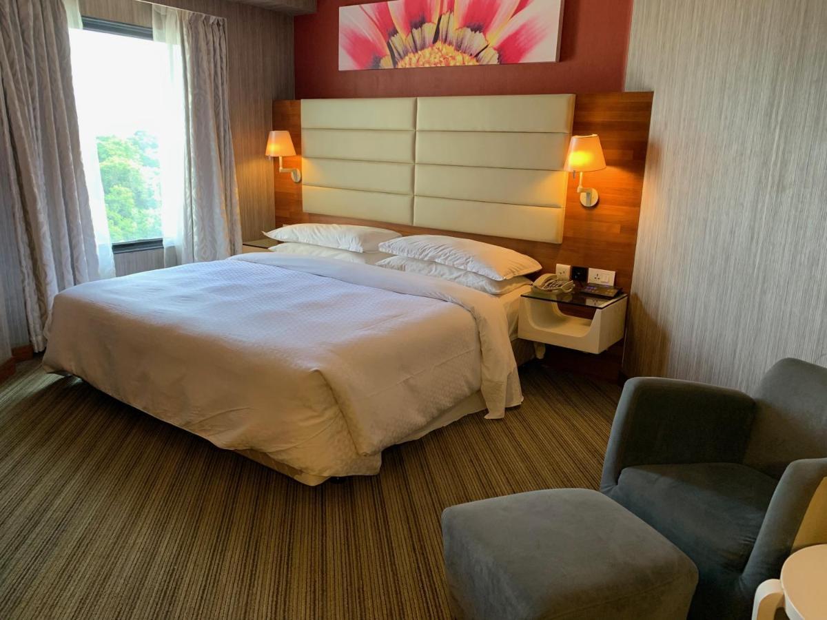 โฟร์ พอยต์ บาย เชอราตัน วิสาขะปัตนัม Hotel วิสาขปัตนัม ภายนอก รูปภาพ