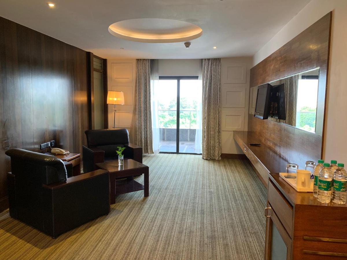โฟร์ พอยต์ บาย เชอราตัน วิสาขะปัตนัม Hotel วิสาขปัตนัม ภายนอก รูปภาพ