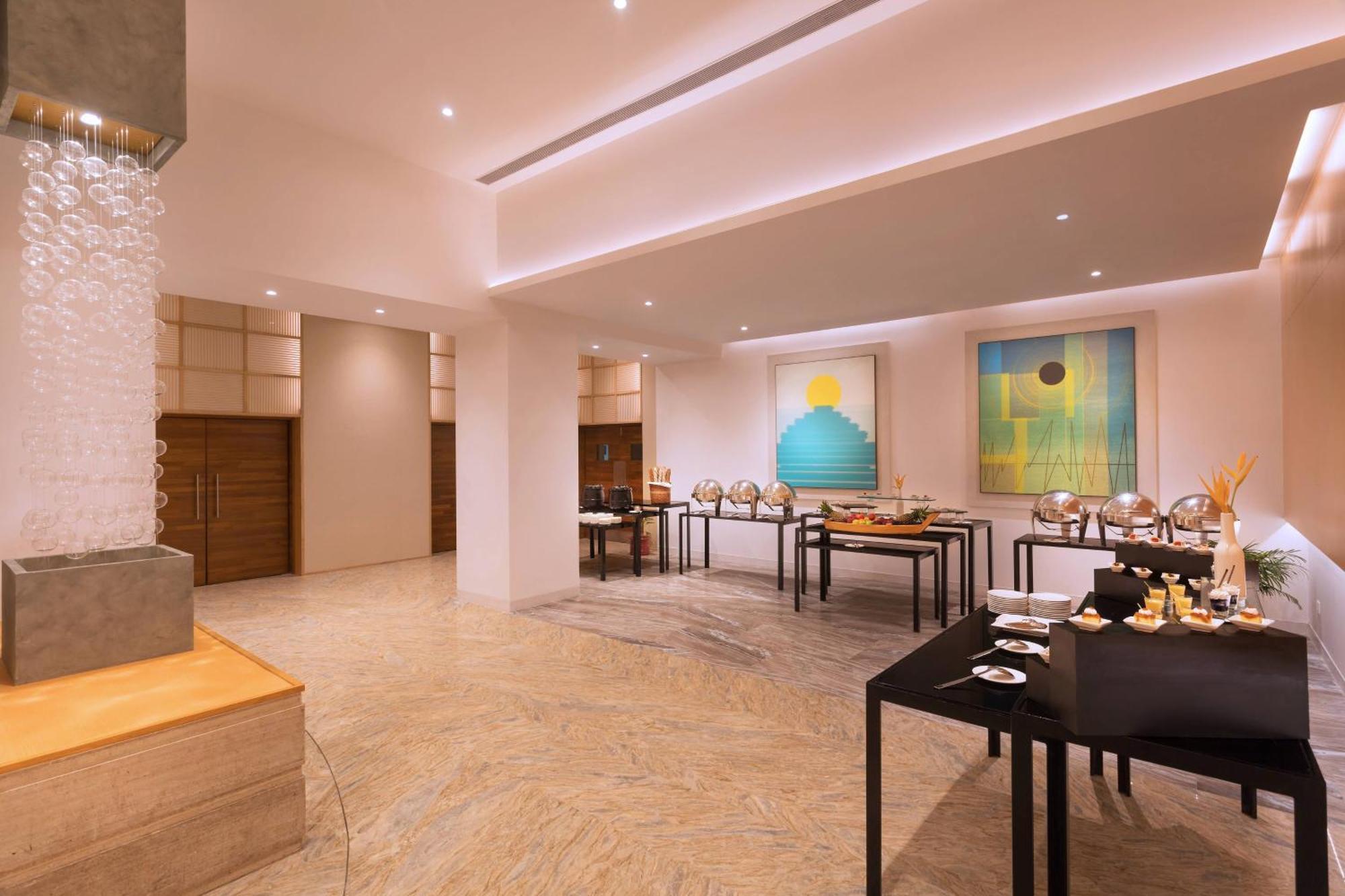 โฟร์ พอยต์ บาย เชอราตัน วิสาขะปัตนัม Hotel วิสาขปัตนัม ภายนอก รูปภาพ