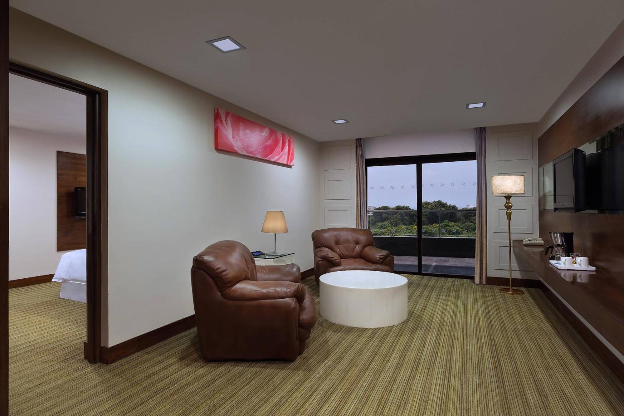 โฟร์ พอยต์ บาย เชอราตัน วิสาขะปัตนัม Hotel วิสาขปัตนัม ภายนอก รูปภาพ