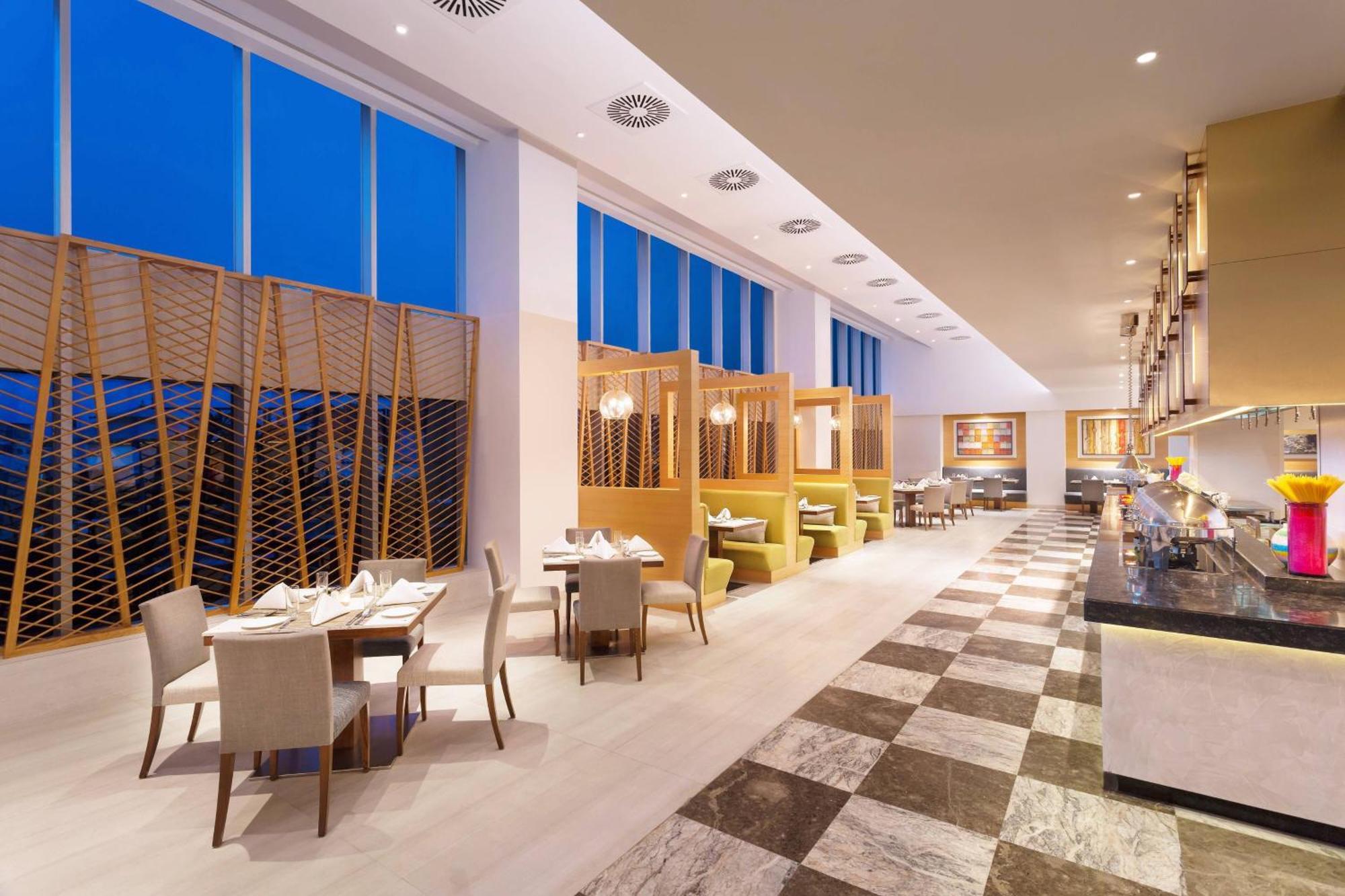โฟร์ พอยต์ บาย เชอราตัน วิสาขะปัตนัม Hotel วิสาขปัตนัม ภายนอก รูปภาพ
