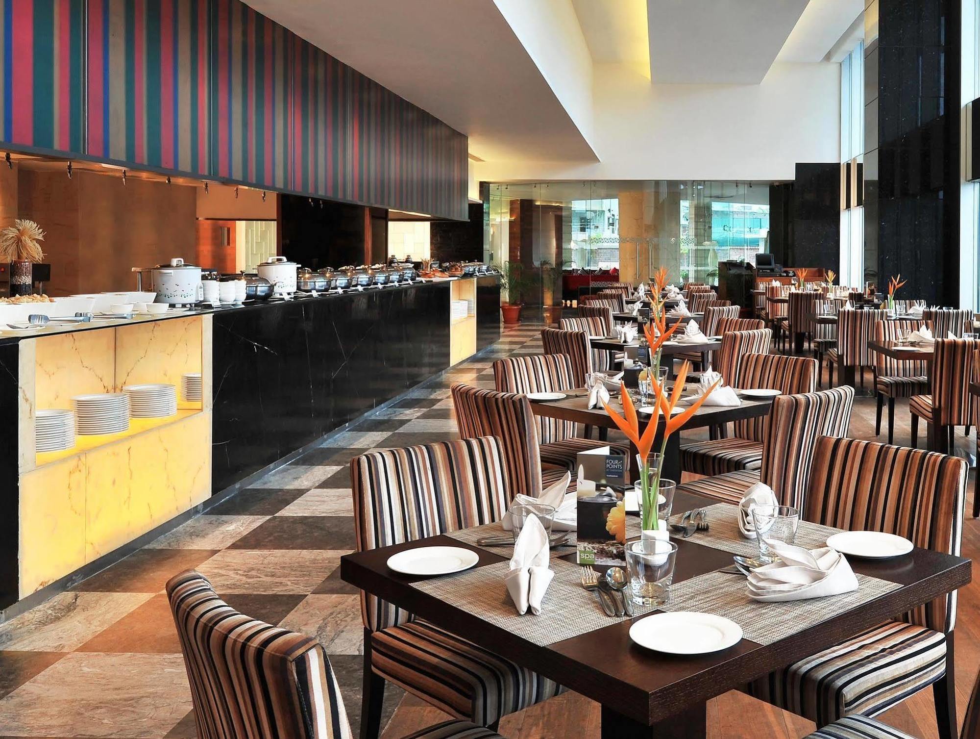 โฟร์ พอยต์ บาย เชอราตัน วิสาขะปัตนัม Hotel วิสาขปัตนัม ภายนอก รูปภาพ