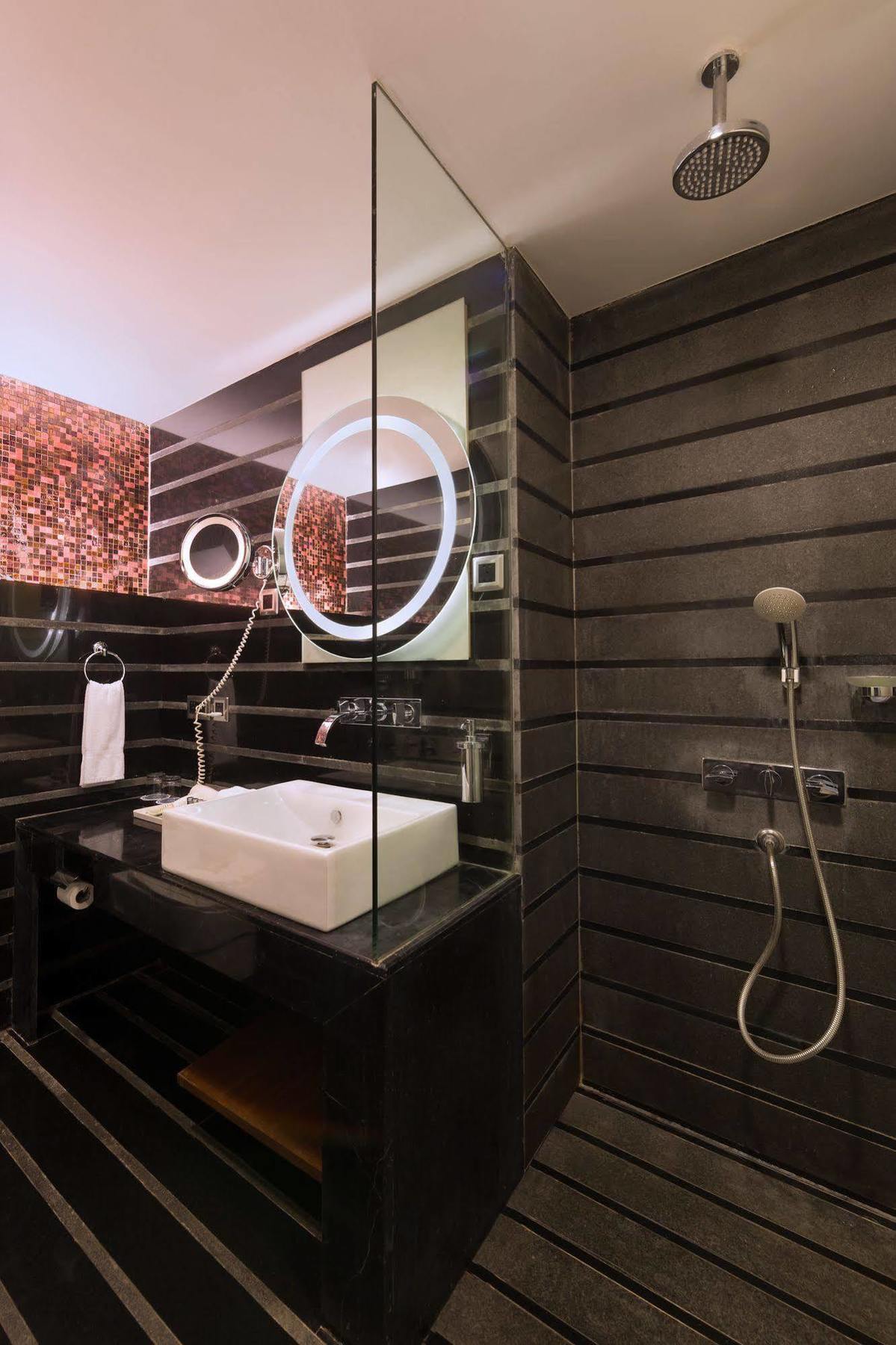 โฟร์ พอยต์ บาย เชอราตัน วิสาขะปัตนัม Hotel วิสาขปัตนัม ภายนอก รูปภาพ