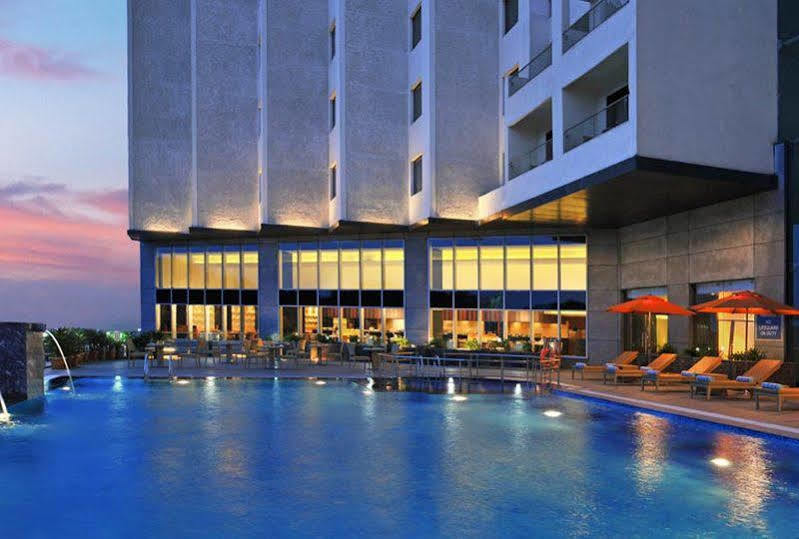 โฟร์ พอยต์ บาย เชอราตัน วิสาขะปัตนัม Hotel วิสาขปัตนัม ภายนอก รูปภาพ