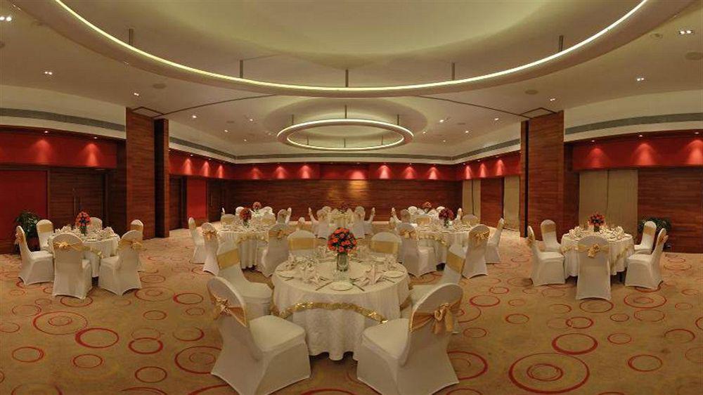 โฟร์ พอยต์ บาย เชอราตัน วิสาขะปัตนัม Hotel วิสาขปัตนัม ภายนอก รูปภาพ